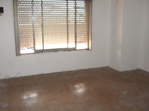 Imagen 3 de 12 de Departamento Tipo Casa En Venta En Lanus Este