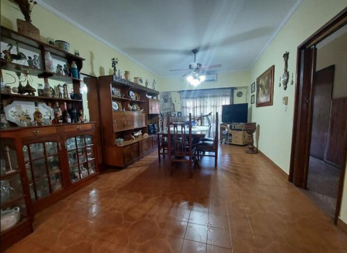 Venta O Permuta Hermoso Chalet En El Centro De San Miguel