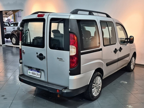 Imagem 7 de 9 de Fiat Doblo 1.8 Mpi Essence 7l 16v Flex 4p Manual