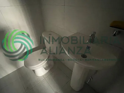 Local En Arriendo En Granada. Cod A16363