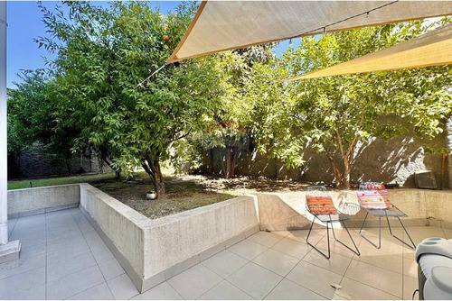 Vive En Ñuñoa En Dpto Con Enorme Jardin
