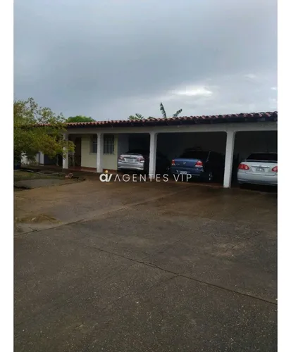 Calle California, Juanico