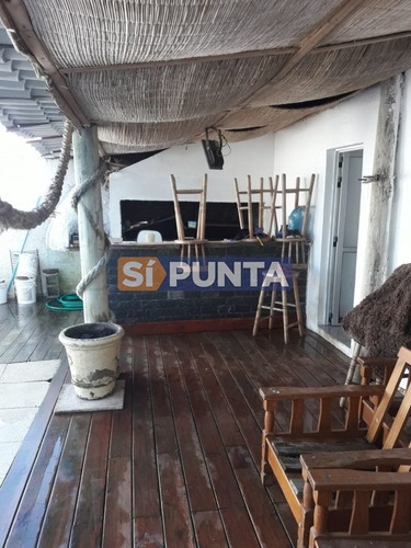 Imagen 16 de 30 de Casa En Venta - Urb. San Jorge