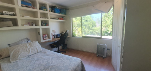 Casa 2 Pisos Amplia , 5 Dormitorios , 3 Baños , Living , Com