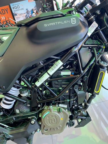 Imagen 7 de 15 de Husqvarna 200 Svartpilen | Financiacion Exclusiva