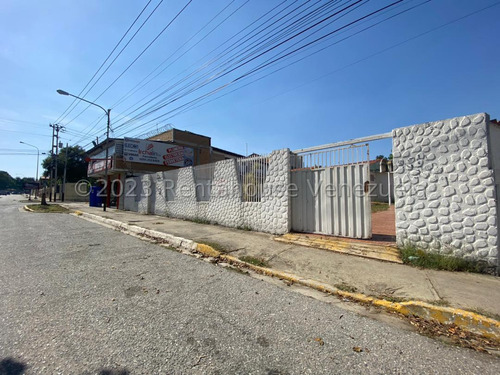 Excelente Casa Comercial En Alquiler Ubicada En Una De Las Principales Avenidas De La Ciudad Barquisimeto Jr