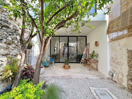 Centro A 2 Cuadras Del Paseo Montejo Hermosa Casa Amueblada (avc-2052)