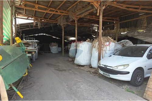 Oportunidad: Local Industrial/comercial Mixto.