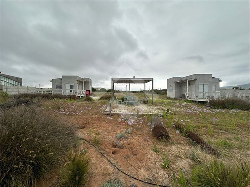 Sitio Con 2 Cabañas Alajadas, En Venta En Guanaqueros