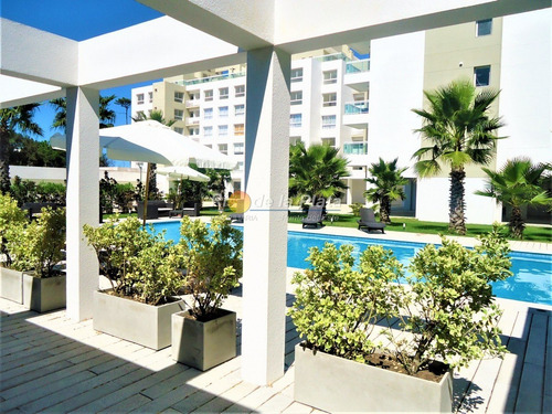 Primera Linea En Playa Mansa.- Ref: 13009