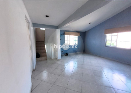 Casa En Renta En Cacalomacan Centro