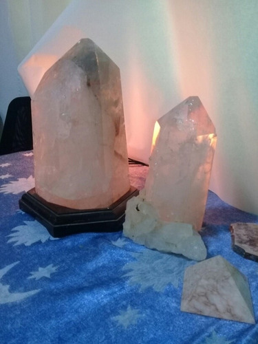 Imagen 3 de 10 de 0032 Se Vende Punta De Cristal Natural Pieza Para Colección
