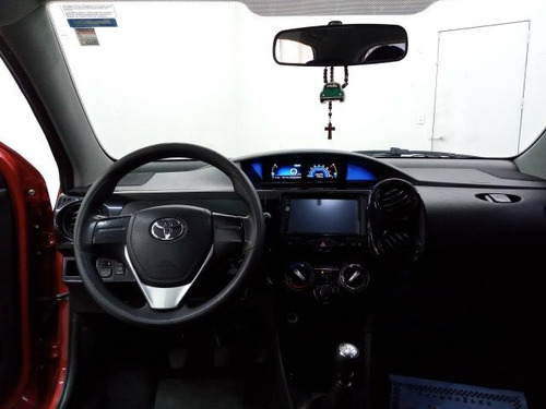 Imagem 13 de 15 de Toyota Etios 1.3 16v X 5p