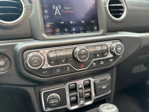 Jeep Wrangler Rubicon Sahara 4DR