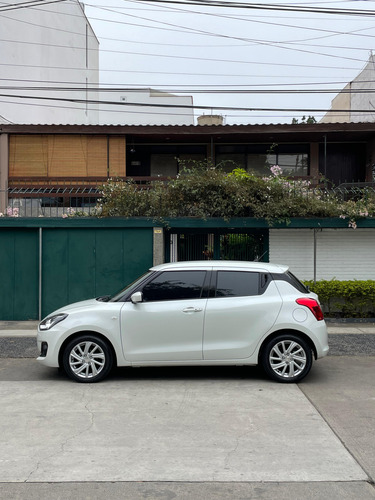 Suzuki Swift Hybrido Gl1.2 Mecanico 2024 10000 Km