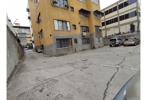 Alquiler De Apto Ubicado En Los Chaguaramos