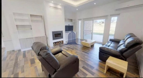 Casa En Venta Barrio Privado,4 Dormitorios - Ref: 715