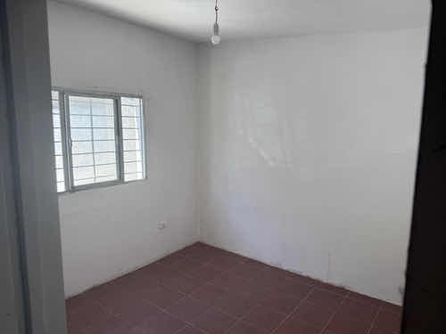 Alquiler Apartamento 2 Dormitorios Tipo Casa En Colon
