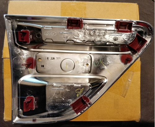 Imagen 4 de 4 de Placa Emblema Branquea Insignia Ranger Xlt Ltd Legitimo Ford