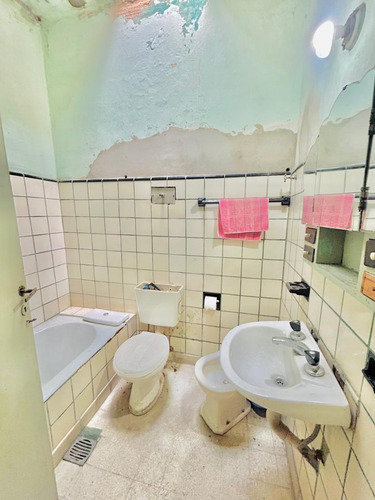 Casa 5 Ambientes En Venta En Lomas De Zamora A Reciclar!