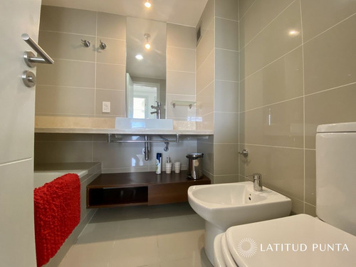 Imagen 13 de 25 de Venta De Apartamento 2 Dormitorios Y 2 Baños - Punta Del Este Brava