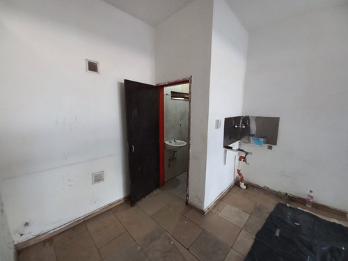 Local 40m2 Av Colon 1478, Alberdi