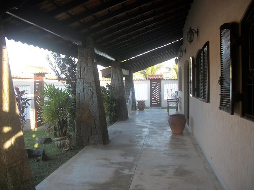 Imagem 9 de 14 de Casa Com Piscina De Frente Para O Mar.