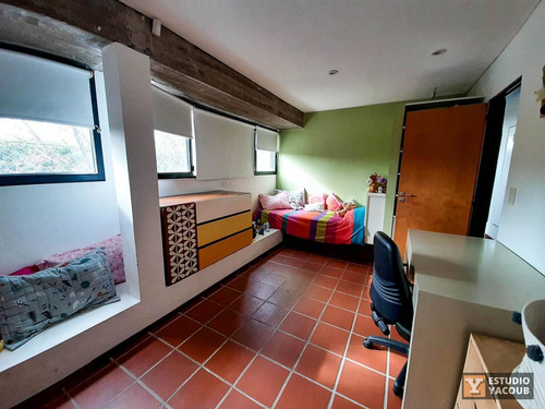 Imagen 25 de 30 de Casa En Venta 2 Dormitorios 2 Baños 2 Cocheras 246 Mts 2 Y Terreno 700 Mts 2 Totales - City Bell