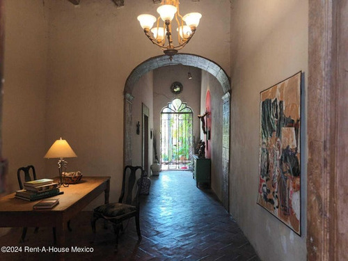 Casa En Venta En El Centro Histórico De Ciudad De Querétaro