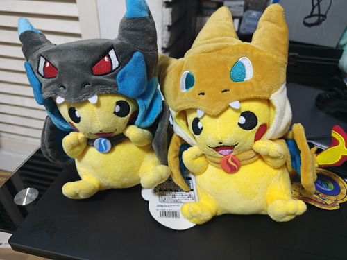 Peluches Picachu Disfrazado De Charizard 23cm, Incluye Los 2