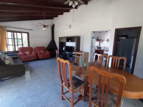 Imagen 3 de 14 de Casa En Alquiler Temporario De 2 Dormitorios C/ Cochera En Playa Hermosa