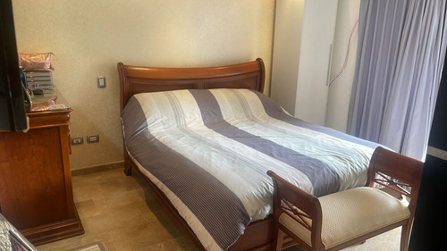 Alquiler Apartamento Dúplex En Las Mesetas. Oa
