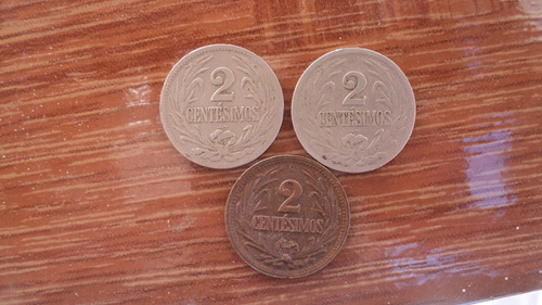 Uruguay. Lote De 3 Monedas De 2 Centésimos. Varios Años