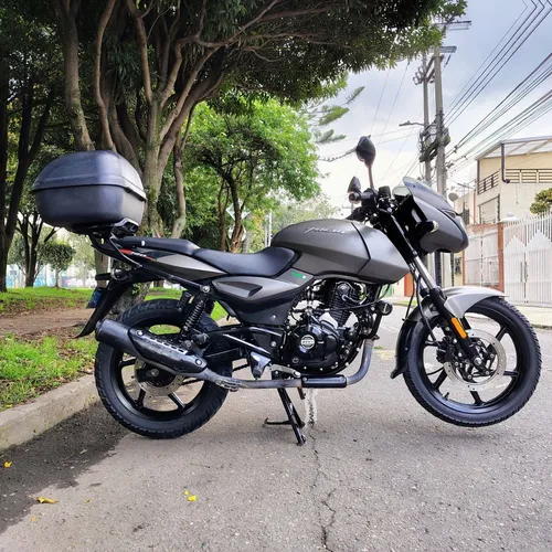 Bajaj Pulsar 180 Gris Asfalto 2022