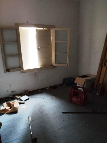 Imagen 12 de 15 de Galpón Con Casa Al Contrafrente Y Departamento En Pa