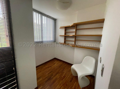 Espectacular Apartamento En Cerro Verde Y 24-23759