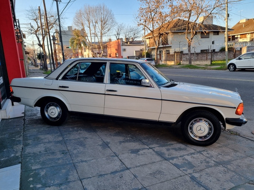 Imagen 6 de 18 de Mercedes Benz 230 E