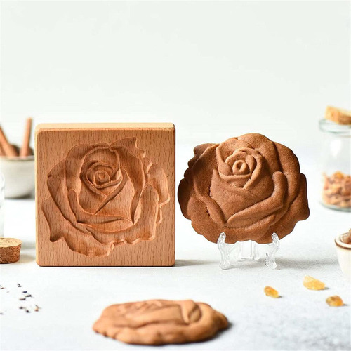 A Molde For Hornear Galletas De Madera Tallada En Color Rosa