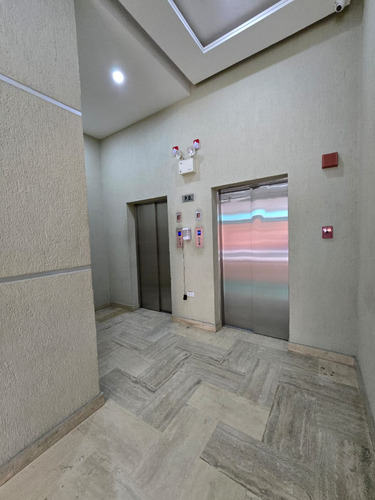 Lorena Inojosa Vende A Precio De Opor. Apartamento Bosque