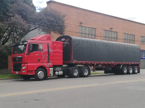 Tracto Camion En Excelentes Condiciones, Color Rojo 2020