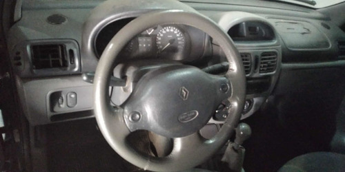 Imagem 5 de 6 de Renault Clio 2001 1.6 16v Rn 5p