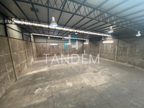 Imagen 3 de 20 de Excelente Galpón 1000 M2 Cub C/ Oficinas En Zona Industrial El Triangulo Sobre Calle Asfaltada