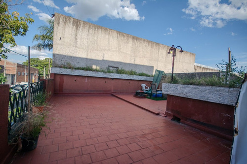 Venta Casa 3 Amb Con Cochera Y Terraza En Caseros