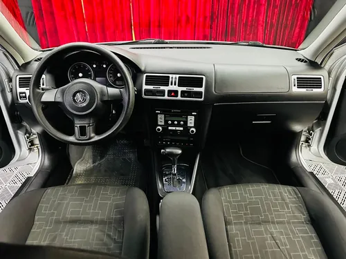 Volkswagen Jetta At