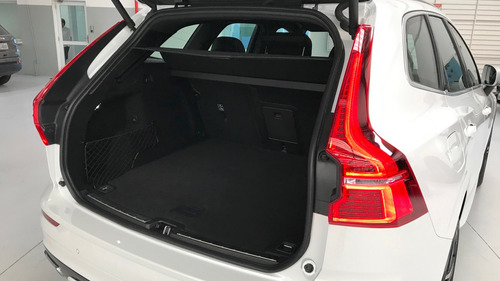 Volvo Xc60 2.0 T8 R-design Drive-e 5p Hibrido