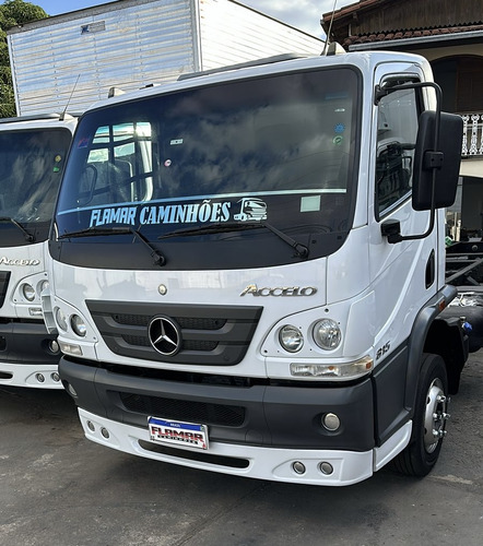 Mb Accelo 815 2021 No Cesto Aéreo Ou Chassi