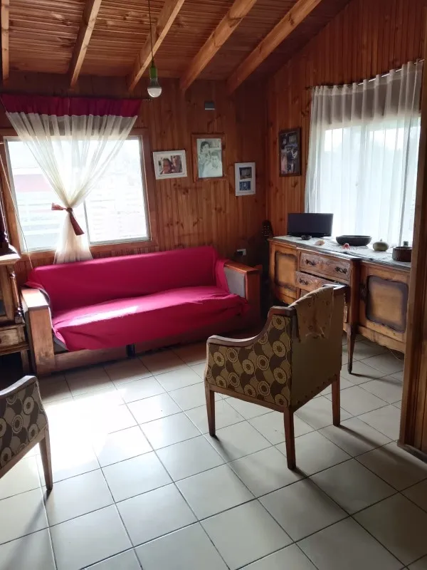 Imagen 2 de 16 de Gran Terreno Con Casa + 2 Cabañas Y Estacionamientos