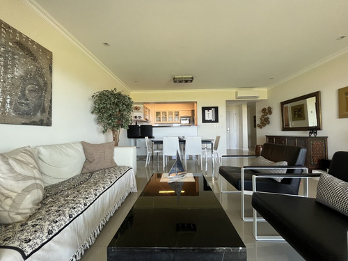 Imagen 5 de 22 de Apartamento En Venta De 2 Dormitorios En Playa Mansa (ref: Bpv-8755)