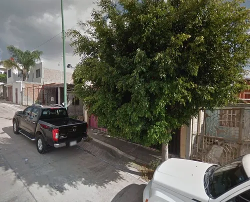 Sk17 Hermosa Casa En Venta, En Excelente Estado Ideal Para Iniciar Tu Patrimonio En La Ermita Leon Gto, Pago Accesible En 2 Exhibiciones, Solo Recursos Propios. No Infonavit