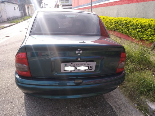 Chevrolet Corsa Sedan 1.6 8v Gls 4p